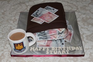 Celebration cakes - Carved wallet cake with edible £50